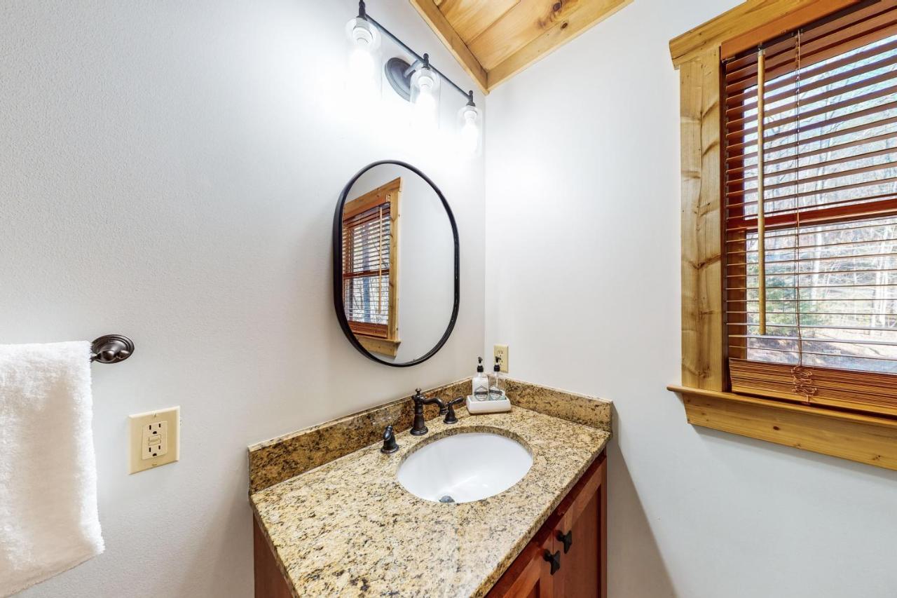 Le Hermitage Ellijay Exterior photo